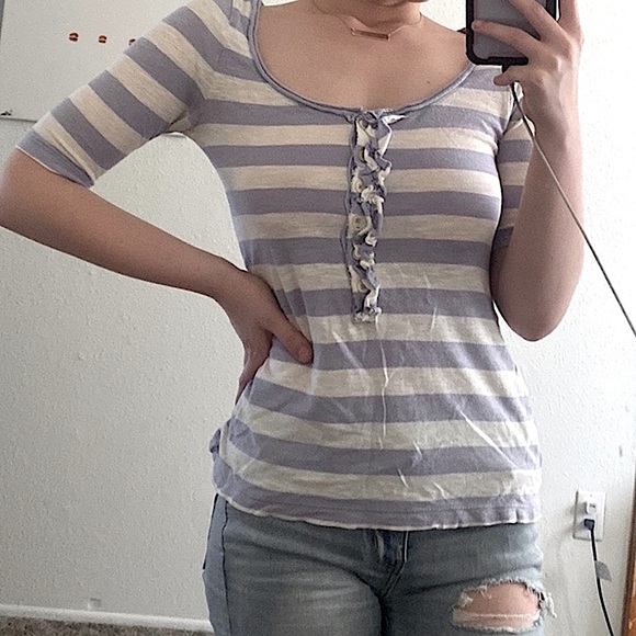 Old Navy • Purple & White Striped 1/4 Sleeve Shirt 💜 - Picture 2 of 6